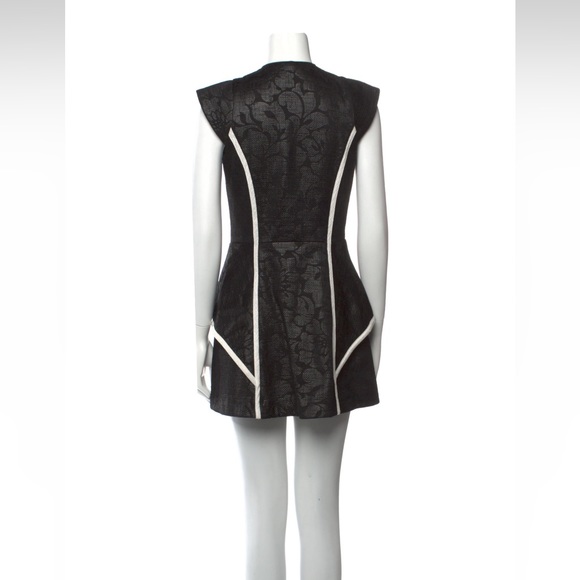 Pretty Alexis Shift Dress - Picture 3 of 3